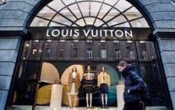 The world leader in luxury, LVMH has since its founding in 1987 deployed a business model marked by creative momentum and a constant quest for excellence. Bleu7.com